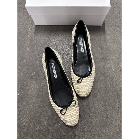 Manolo Blahnik Veralli 10 Raffia Flats Light Khaki & Black